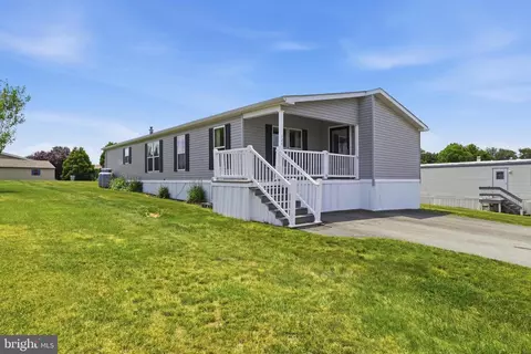 124 Lisa Cir, York, PA 17406