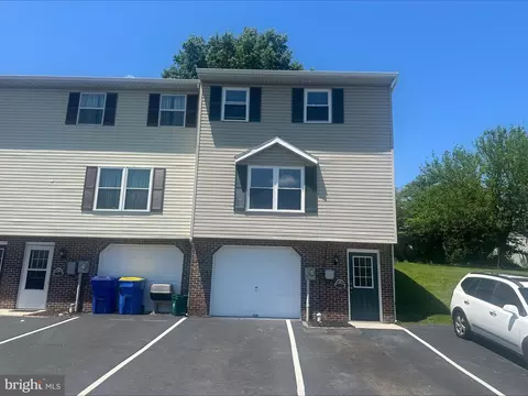 20 Pine Dr, Manchester, PA 17345