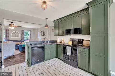 319 Cherry St #13, Red Lion, PA 17356
