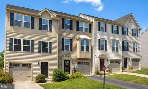 37 S Center St, Hanover, PA 17331