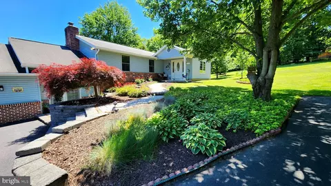1149 Fawn Grove Rd, New Park, PA 17352