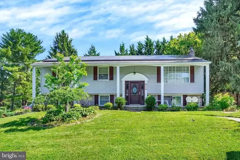 105 Lexington Rd, York, PA 17402