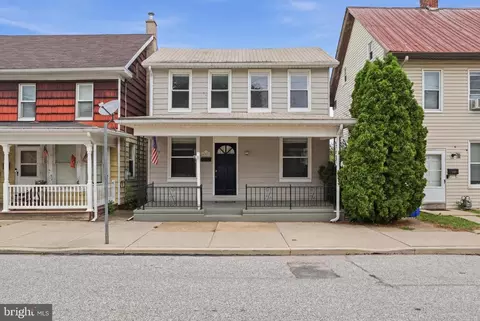 105 E Maple St, Dallastown, PA 17313