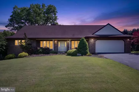 112 Bramblewood Ln, Lewisberry, PA 17339
