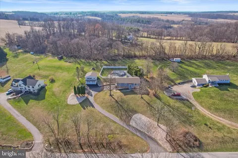 12260 High Point Rd, Felton, PA 17322