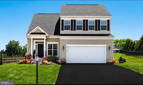 2322 Water Garden Dr, Hanover, PA 17331