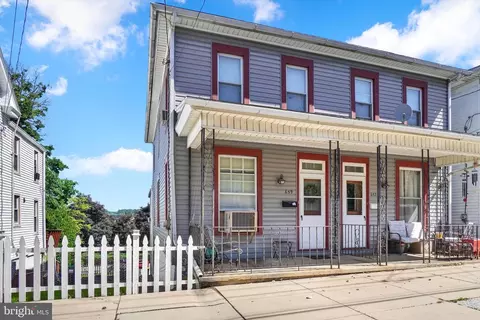 659 W Broadway, Red Lion, PA 17356