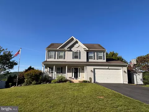 517 Sandpiper Ln, New Cumberland, PA 17070