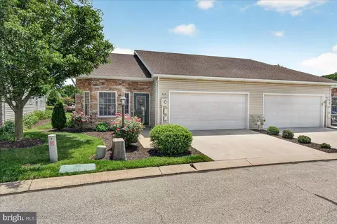 443 Parkview Ln #22, Hanover, PA 17331