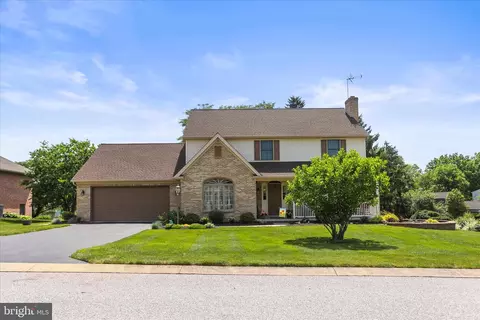 755 Weldon Dr, York, PA 17404