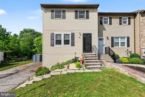 52 N Conley Ln, Etters, PA 17319