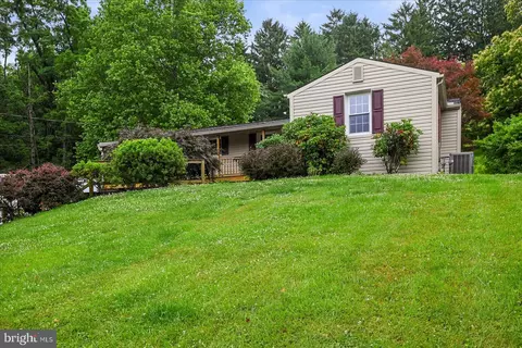 324 Kreutz Creek Rd, York, PA 17406