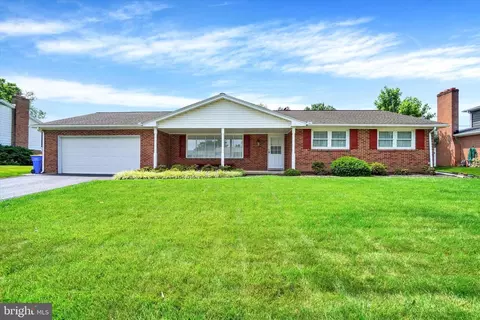 2770 Carnegie Rd, York, PA 17402
