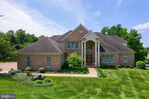 1190 Overbrook Cir, York, PA 17403