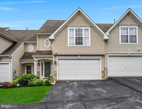 2344 E Slater Hill Ln E #69, York, PA 17406