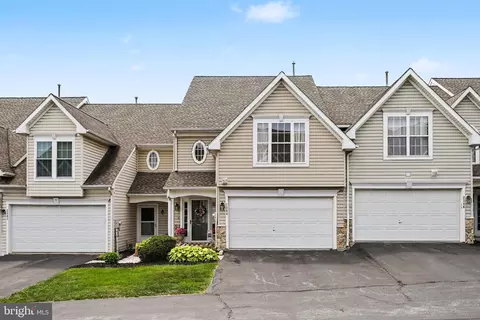 2344 E Slater Hill Ln E #69, York, PA 17406
