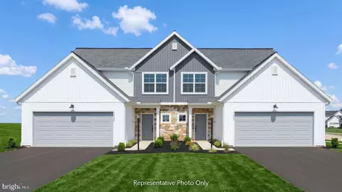 7487 Saint Patrick Ct, Abbottstown, PA 17301