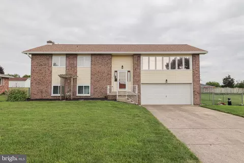 106 Malvern Dr, Manchester, PA 17345