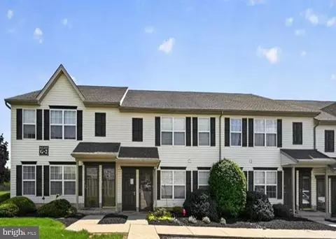436 Buttonwood Ln #B, York, PA 17406