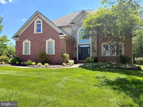 1361 Wicklow Dr, York, PA 17404