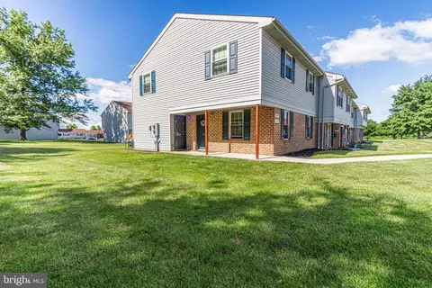 1701 Long Dr #216, York, PA 17406
