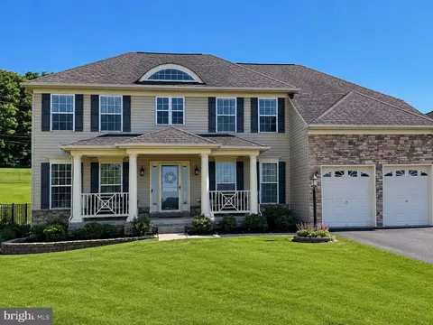 805 Clydesdale Dr, York, PA 17402