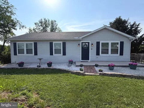 6124 Gardner Rd, Spring Grove, PA 17362