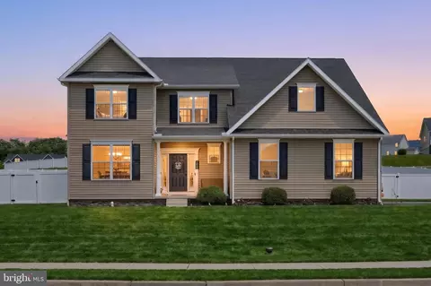925 Ripple Dr, Hanover, PA 17331
