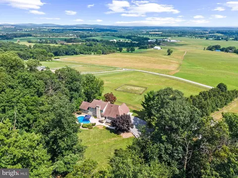 195 Locust Grove Rd, Dillsburg, PA 17019