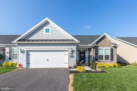 671 Cypress Dr #80, Hanover, PA 17331