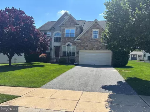 2542 Brownstone Ct, Dover, PA 17315