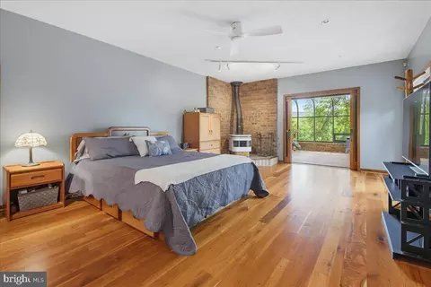 Bedroom - 4065 Deerhill Dr, Hellam, PA 17406 photo 1 of 4