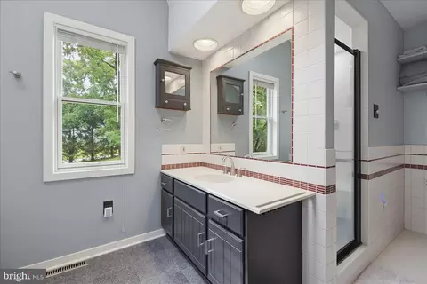 Bath - 4065 Deerhill Dr, Hellam, PA 17406 photo 2 of 4