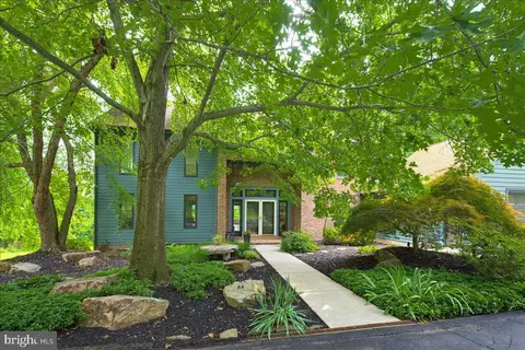 Exterior - 4065 Deerhill Dr, Hellam, PA 17406 photo 2 of 14