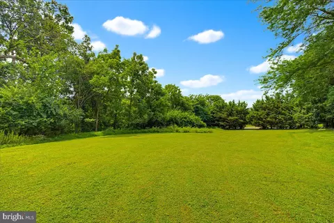 Exterior - 4065 Deerhill Dr, Hellam, PA 17406 photo 13 of 14