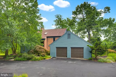 Exterior - 4065 Deerhill Dr, Hellam, PA 17406 photo 3 of 14