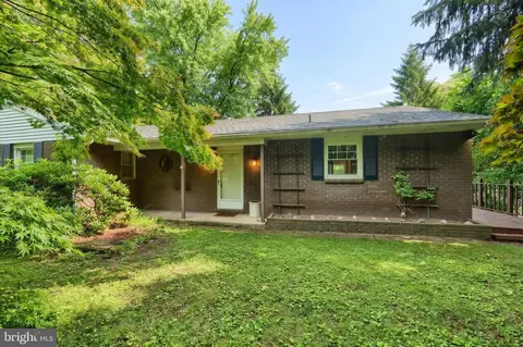 18 Conifer Ln, York, PA 17406