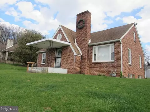 378 Woodland View Dr, York, PA 17406