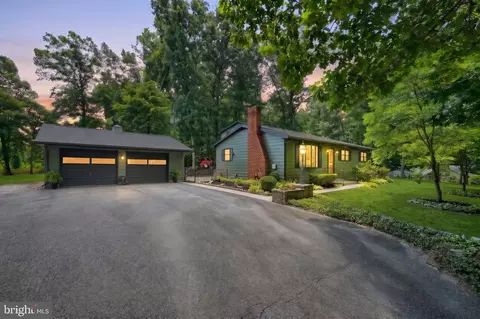 6106 E Hill Top Dr E, Spring Grove, PA 17362