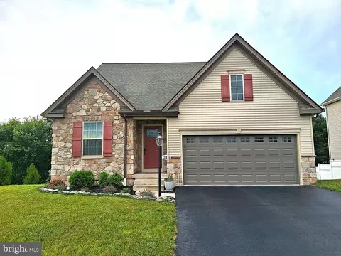 316 Hollyhock Dr, Manchester, PA 17345