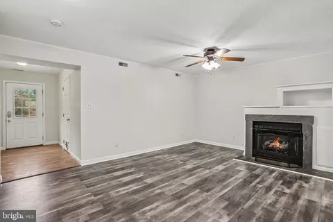 Living - 436 Springbrook Ct #E1, Hanover, PA 17331 photo 1 of 3