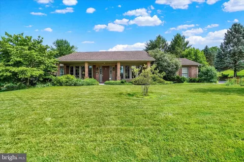 3558 Cimmeron Rd, York, PA 17402