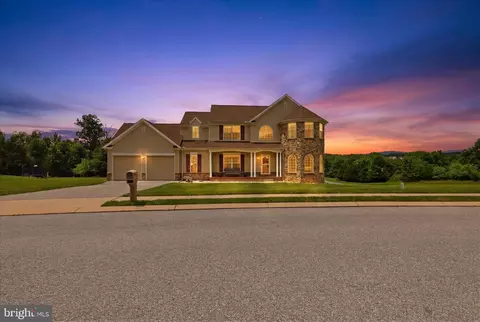 1730 Candle Ln, York, PA 17404
