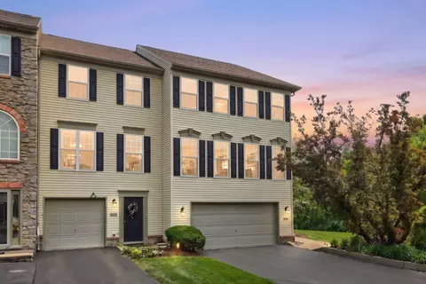 2733 Hunt Club Dr #73, York, PA 17402