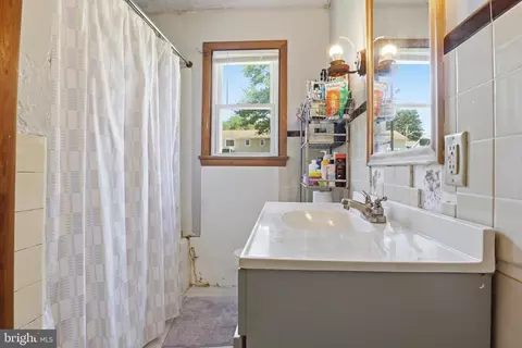 Bath - 30 Hanover St, Codorus, PA 17311 photo 1 of 1