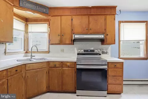 Kitchen - 30 Hanover St, Codorus, PA 17311 photo 3 of 3