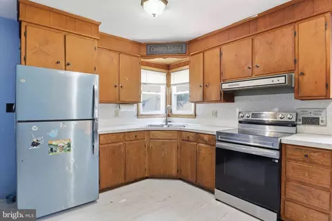 Kitchen - 30 Hanover St, Codorus, PA 17311 photo 2 of 3