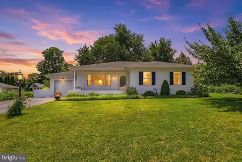 348 Hillside Ln, York, PA 17403