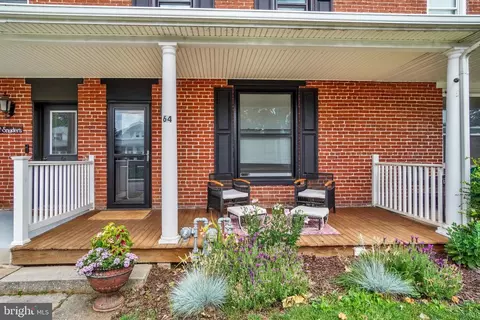 64 S 4th St, Mount Wolf, PA 17347