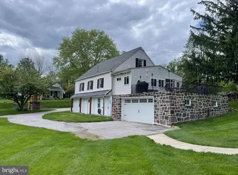 5390 Nursery Rd, Dover, PA 17315